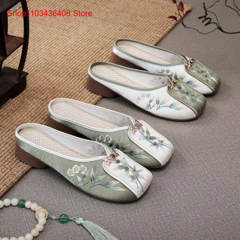 Ethnic Fashion For Women - รองเท้าแตะปักลายใหม่สำหรับใส่ในบ้าน รองเท้าผ้าสำหรับผู้หญิง สไตล์แฟชั่นพื้นเมืองและลายปักแบบชาติพันธุ์