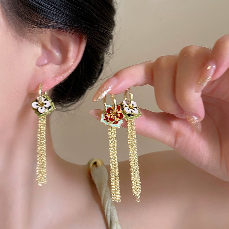 Ethnic Fashion Way - ต่างหูเคลือบสีสไตล์จีนสำหรับผู้หญิง ประดับพู่โลหะสีทอง รูปทรงเกล็ดหิมะ เครื่องประดับหรูหราสำหรับงานปาร์ตี้