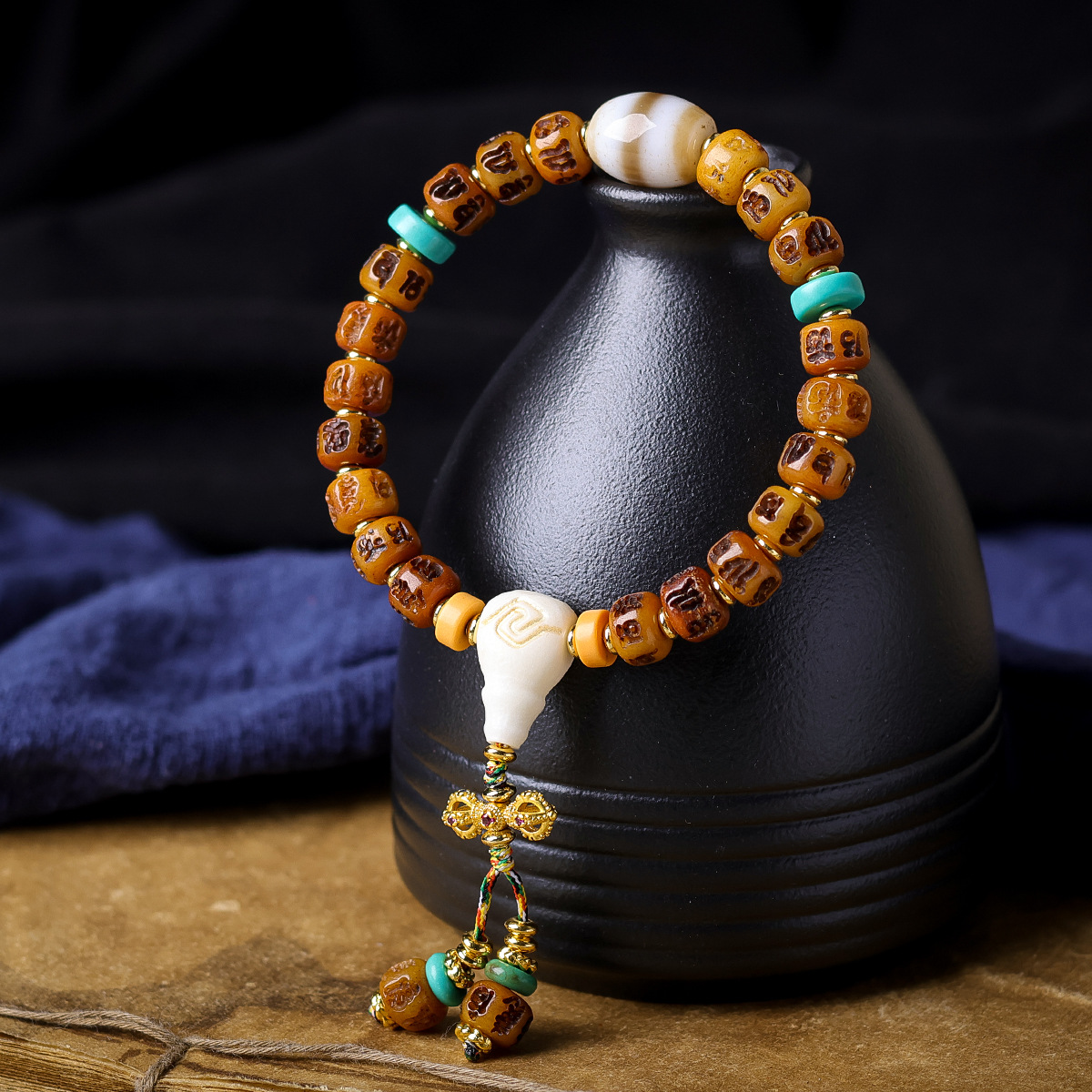 กำไลข้อมือแบบทิเบต แกะสลักด้วย - Ethnic Fashion Way บทวิจารณ์และราคา